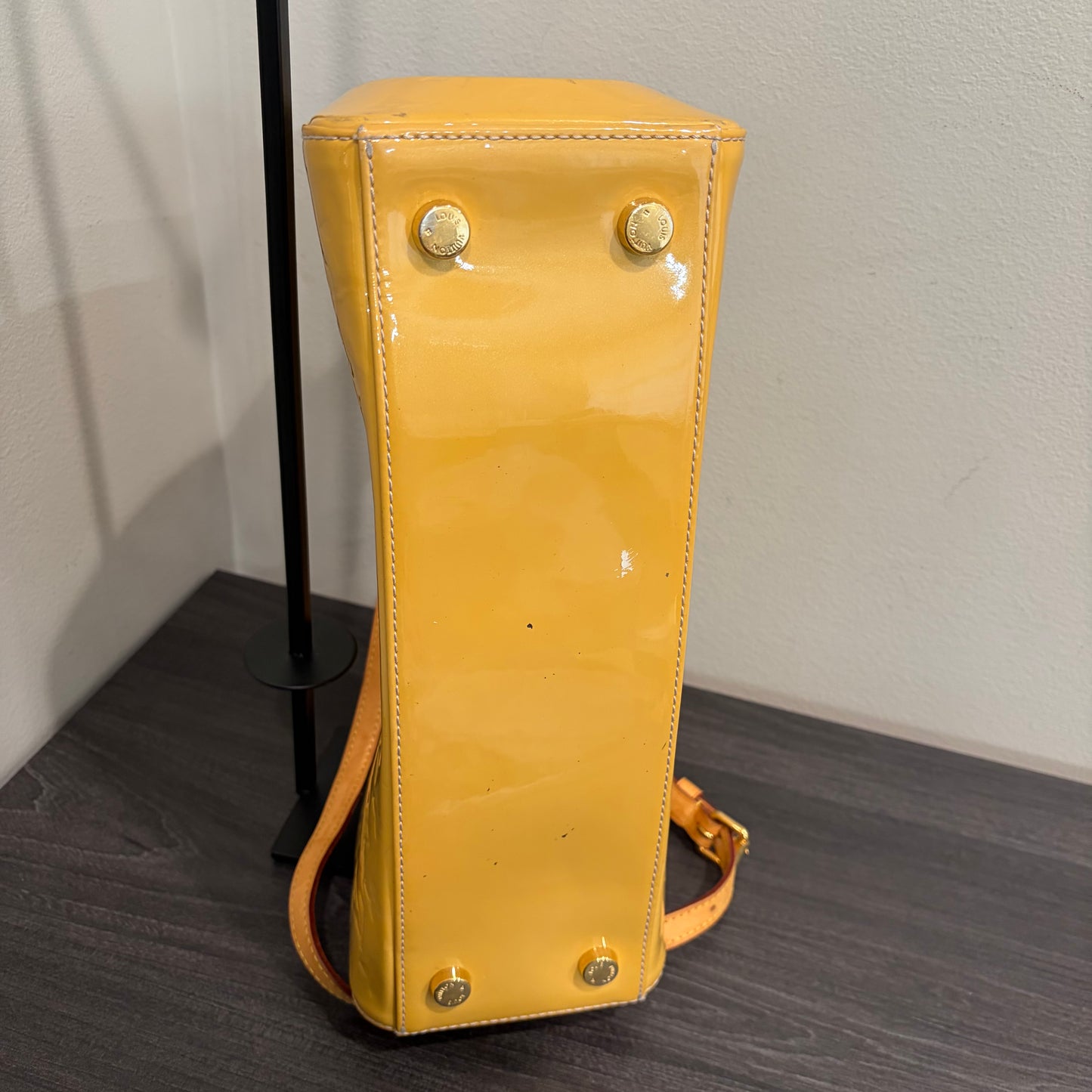 #9115 LOUIS VUITTON Yellow Vernis Brea MM with Original Vachetta Strap