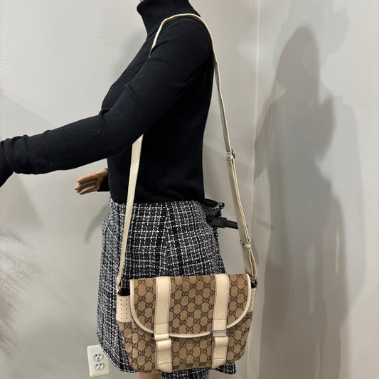 1112 GUCCI Large Messenger