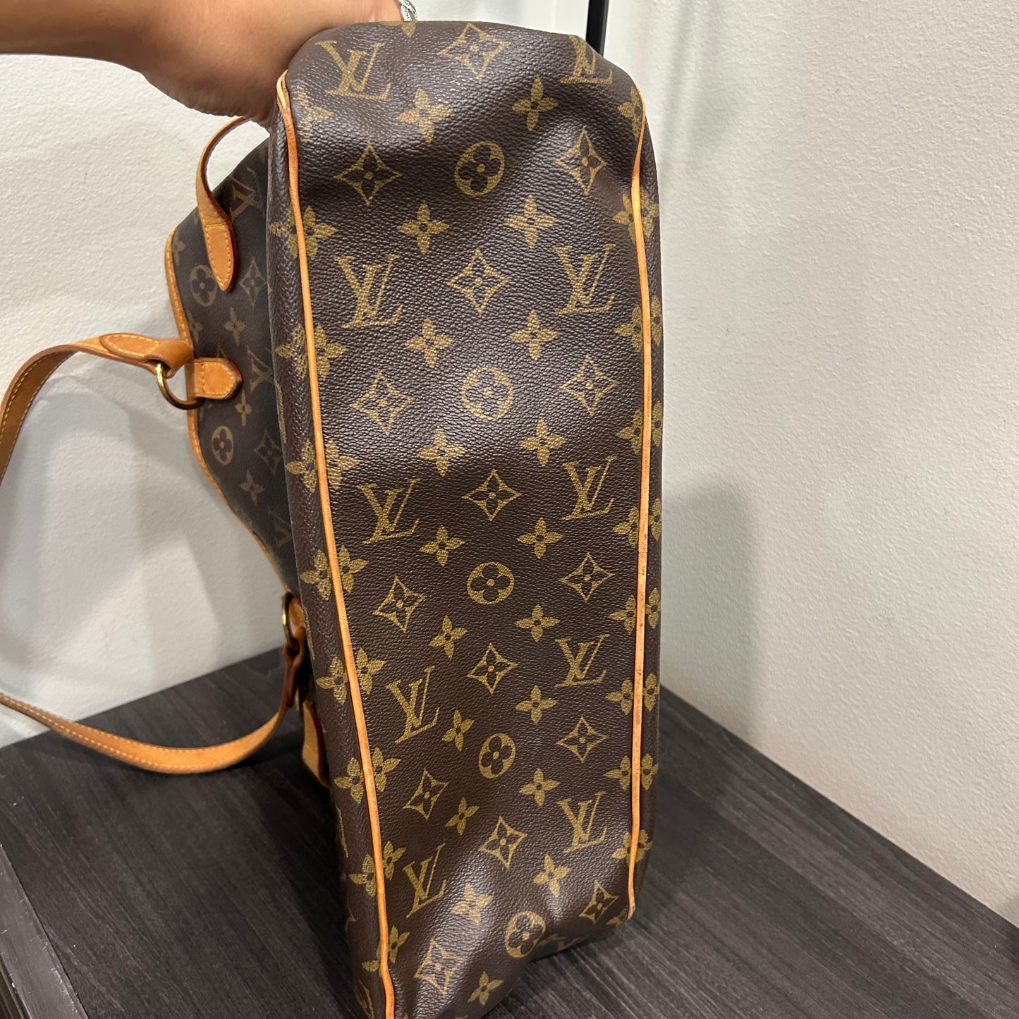 1022 LOUIS VUITTON Batignolles Horizontal