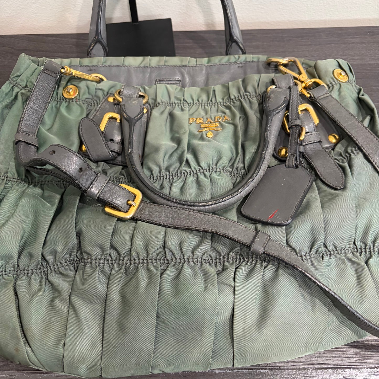 8852 PRADA Tessuto Nylon Gauffre