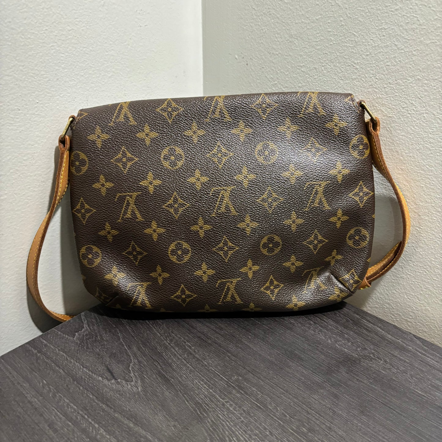 #233 LOUIS VUITTON Musette Tango
