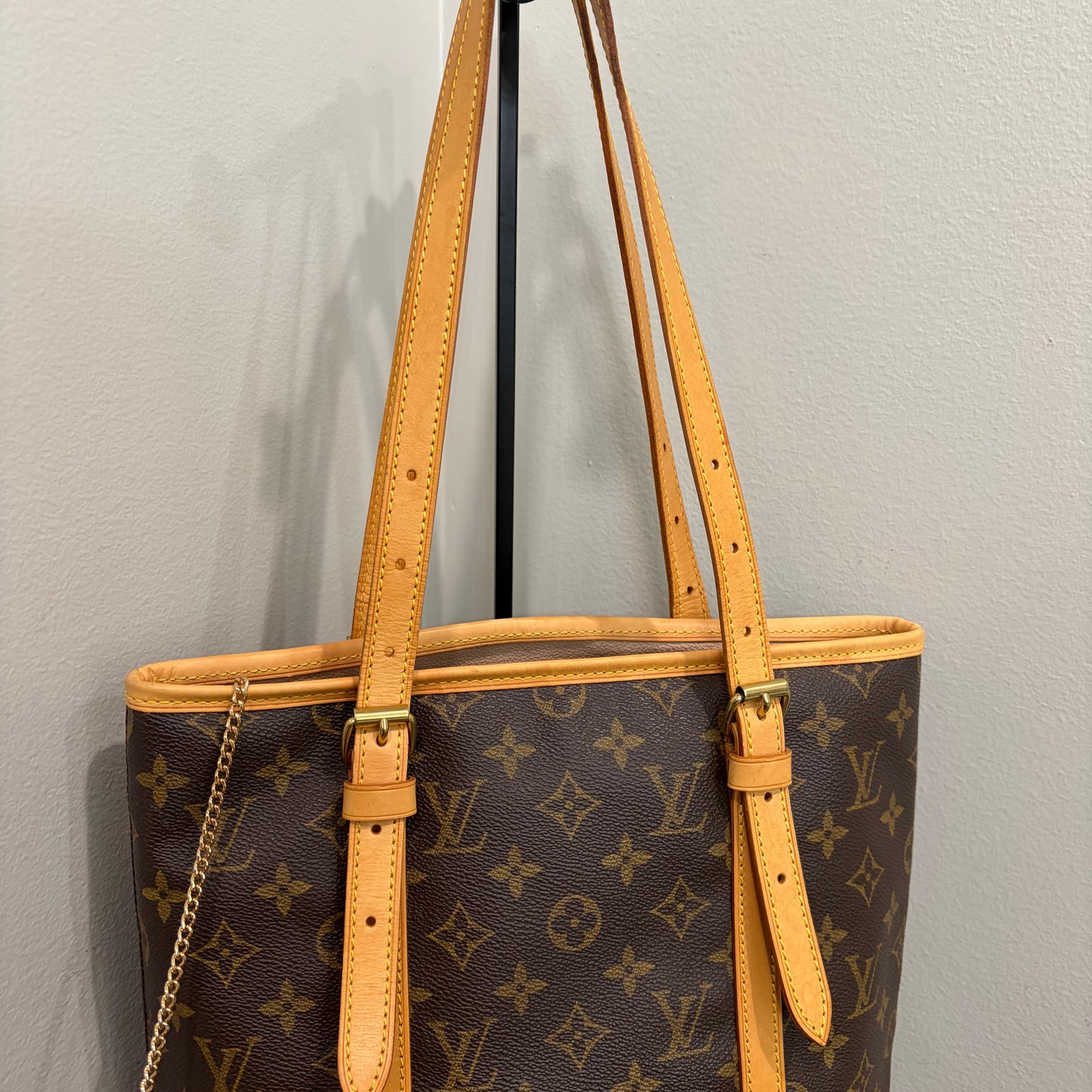 #1108 LOUIS VUITTON Monogram Bucket GM