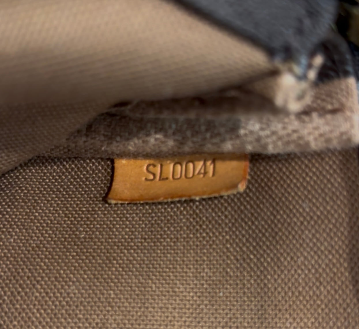 1124 LOUIS VUITTON Pochette