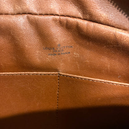 BF-06 LOUIS VUITTON Clutch