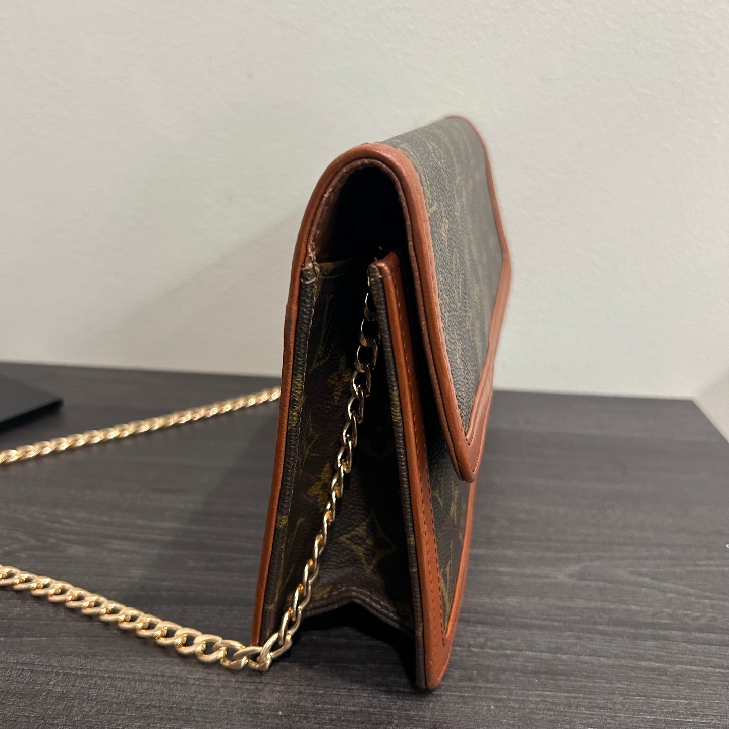 4005 LOUIS VUITTON Pouch