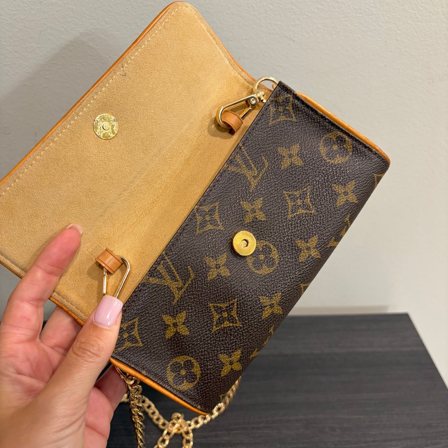 #3214 LOUIS VUITTON Monogram Pochette