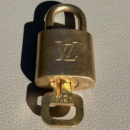 #1101-11 LOUIS VUITTON Lock & Key No. 314