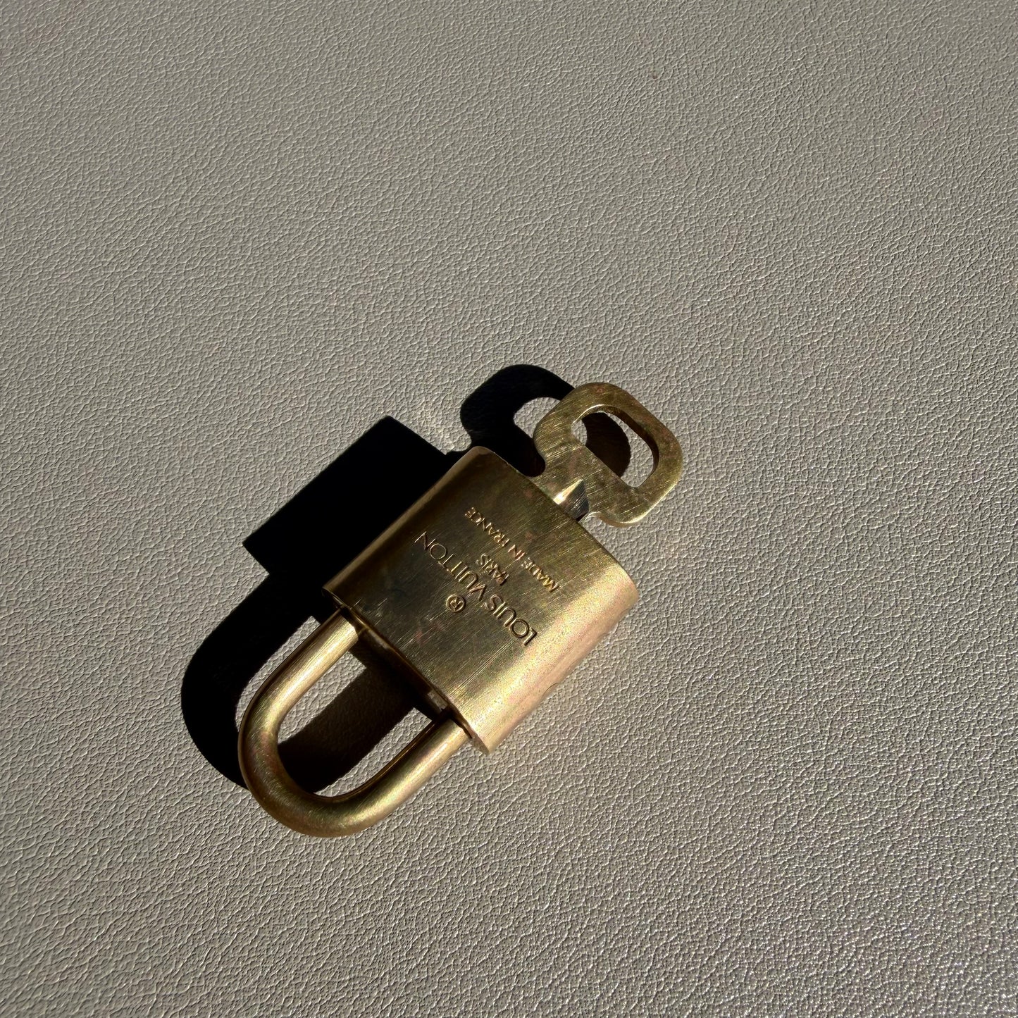 #1101-10 LOUIS VUITTON Lock & Key No. 321