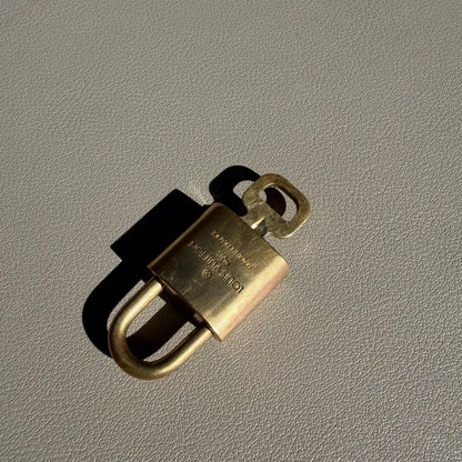 #1101-10 LOUIS VUITTON Lock & Key No. 321