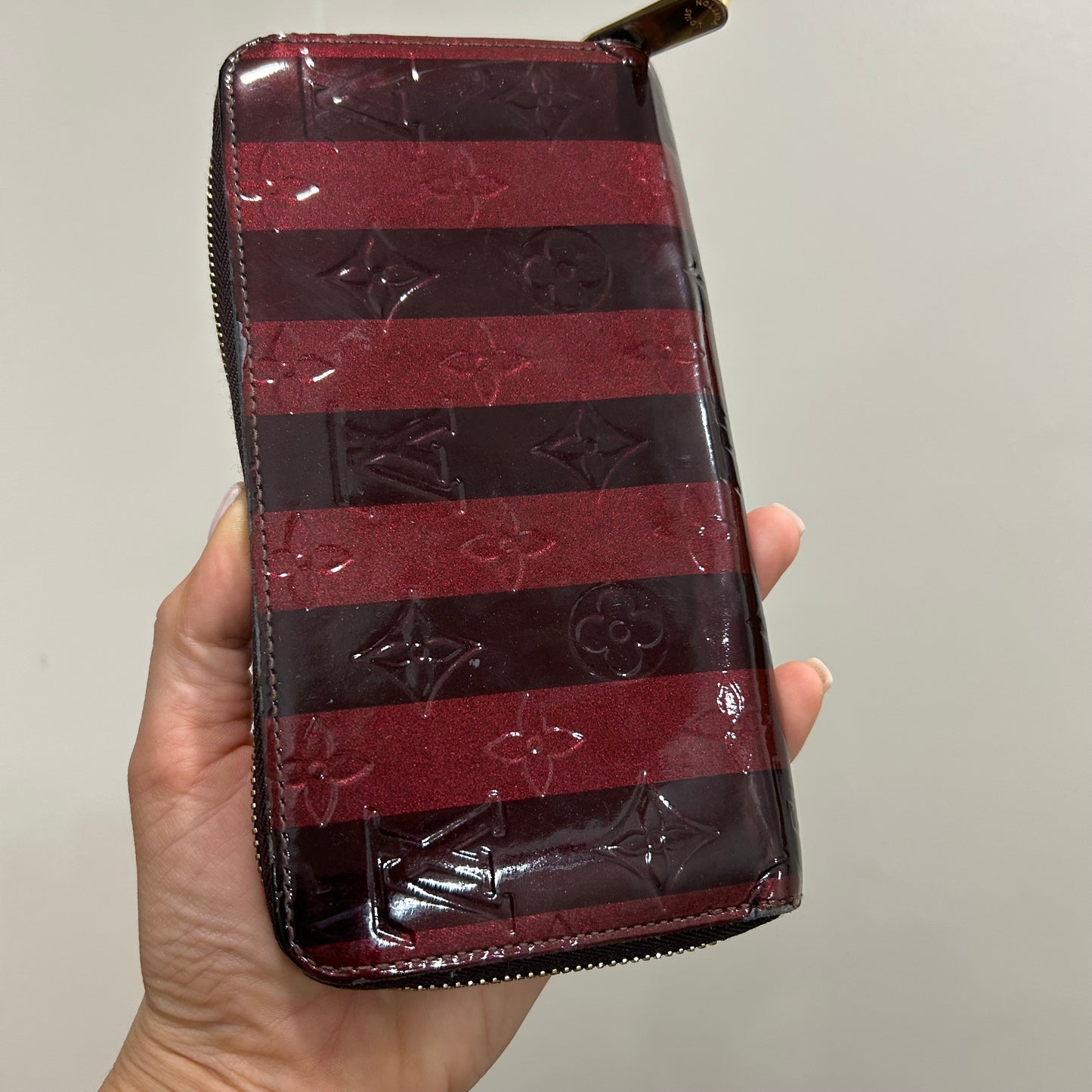 SOLD! Louis Vuitton Vernis Zip Wallet