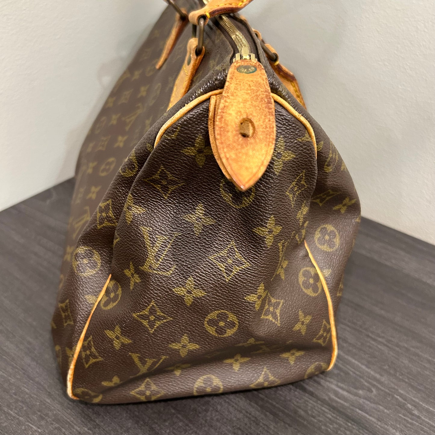 #725 LOUIS VUITTON Speedy 35