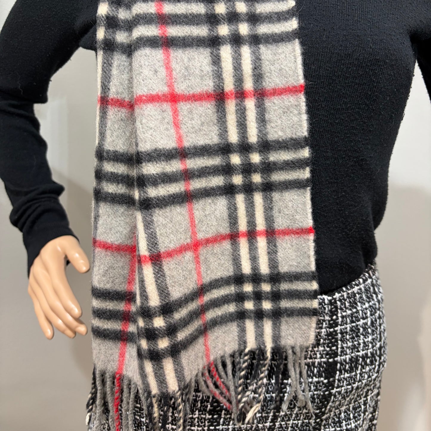 #8221  Vintage BURBERRYS Gray & Red Check 100% Cashmere Scarf Stole