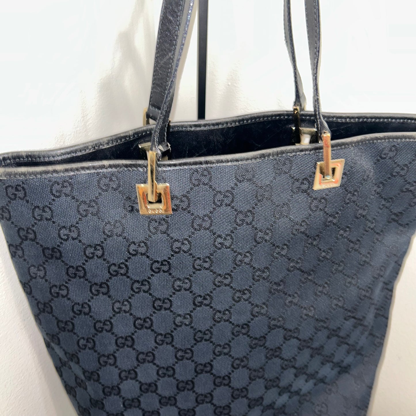 1057 GUCCI Canvas Bucket Tote