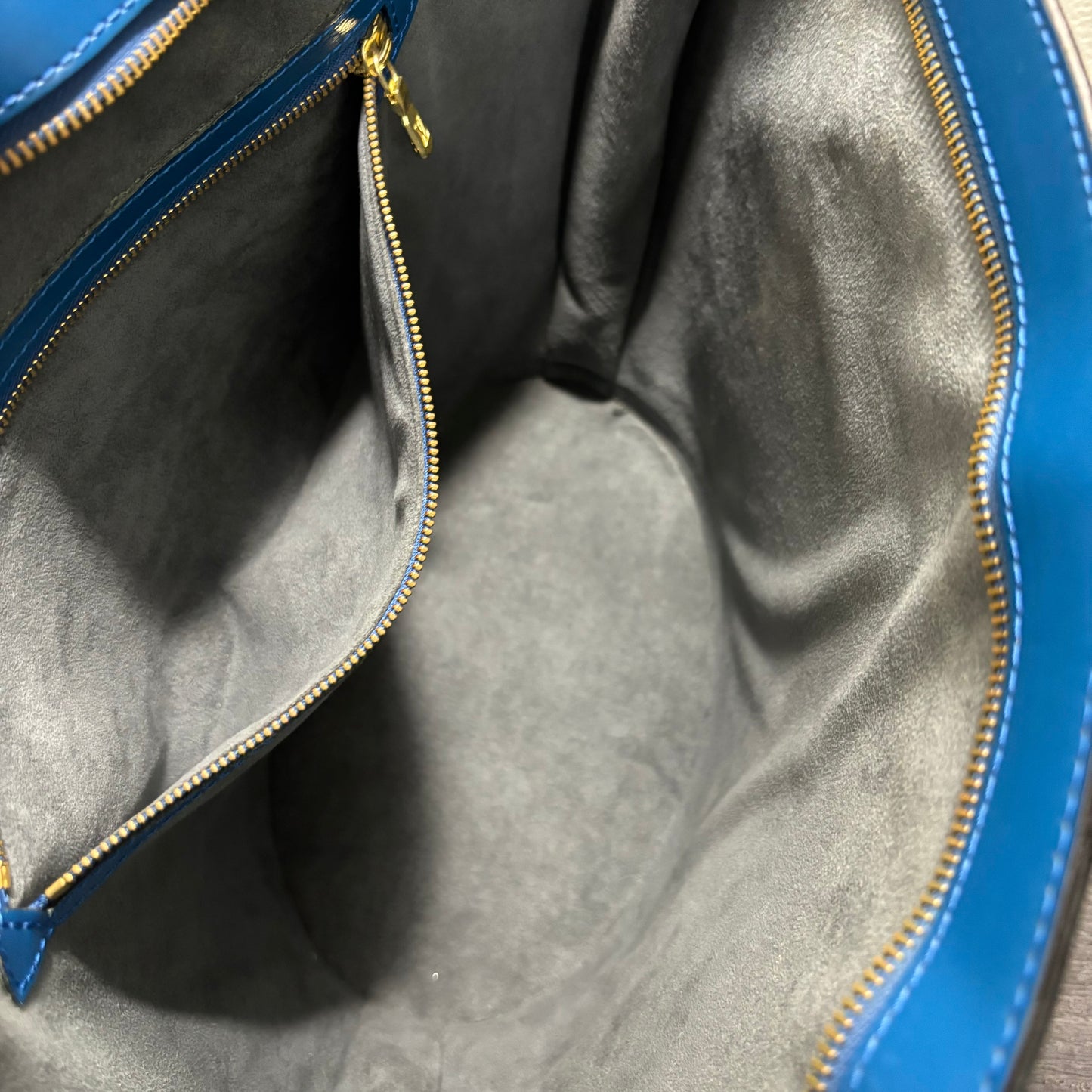 #235 LOUIS VUITTON Saint Jacques GM