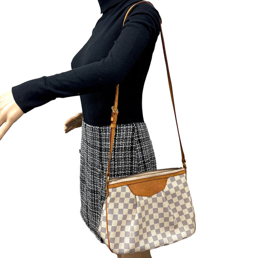 1127 LOUIS VUITTON Damier Azur Siracusa PM