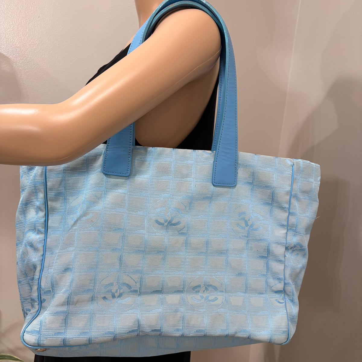 #106 CHANEL Blue Tote