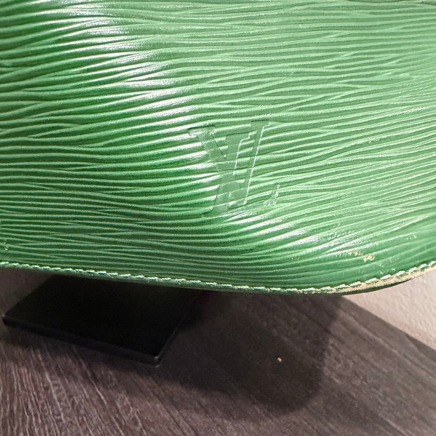 #8257 LOUIS VUITTON Green Petit Noe