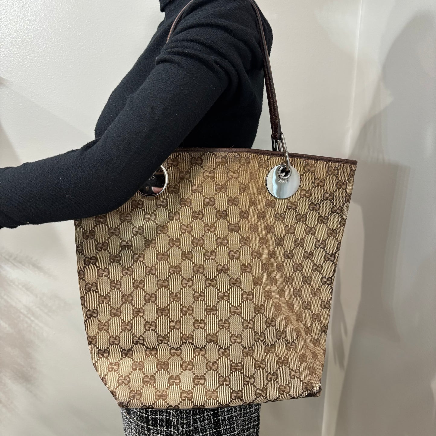 1129 GUCCI with the round mirrors on the side