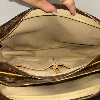 #203 LOUIS VUITTON Reporter GM