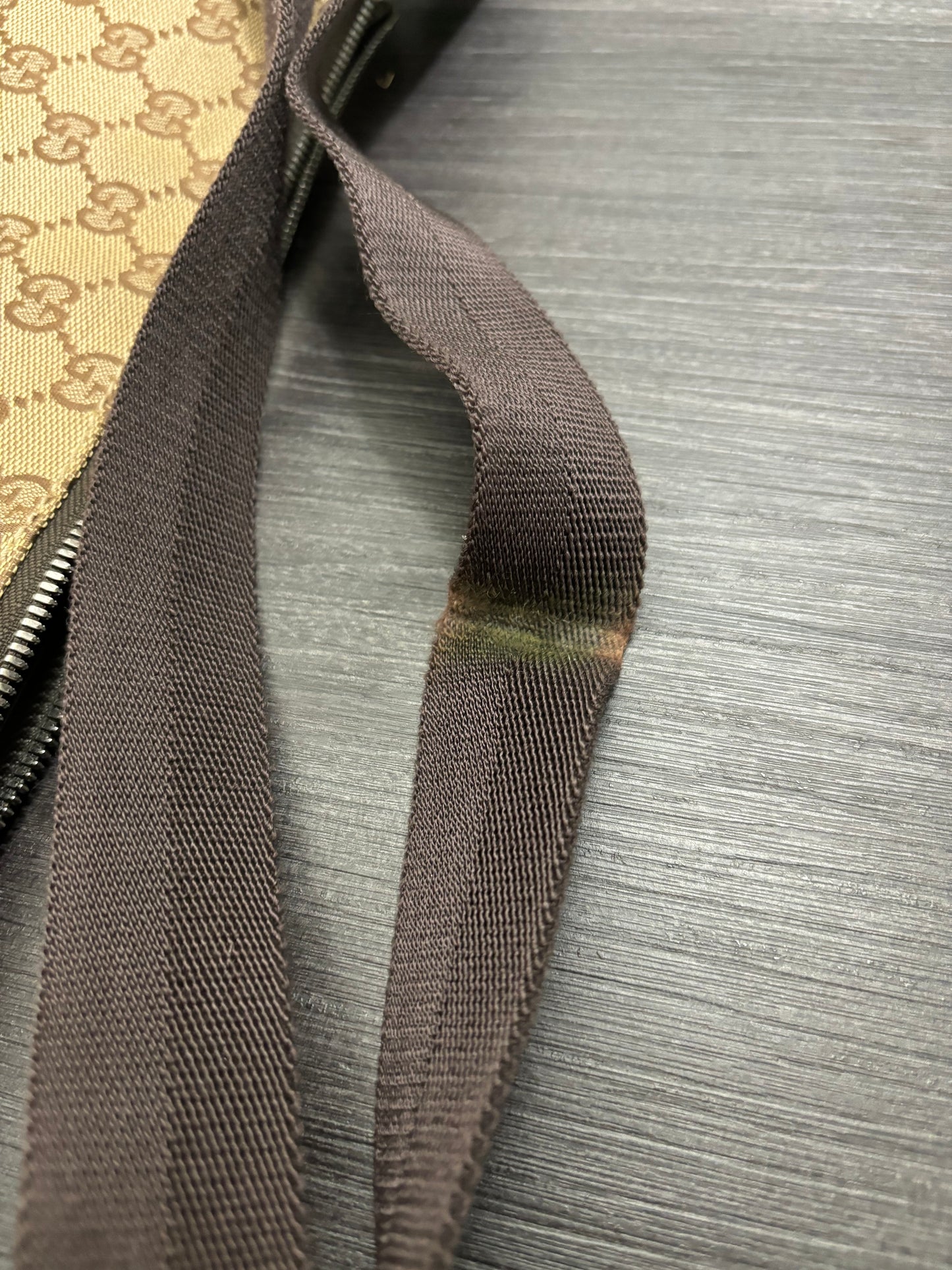 #240 Gucci Crossbody