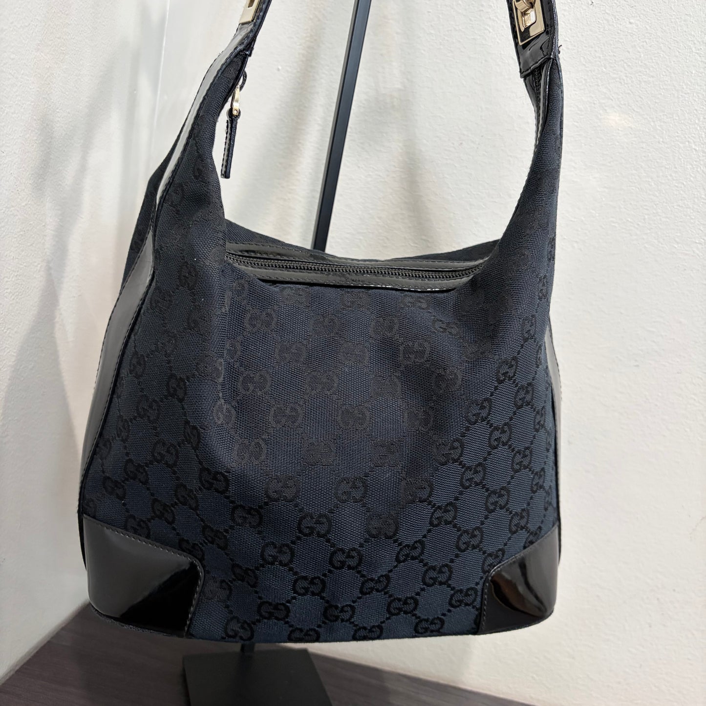 #9109 GUCCI Black GG Canvas & Patent Leather Shoulder Bag