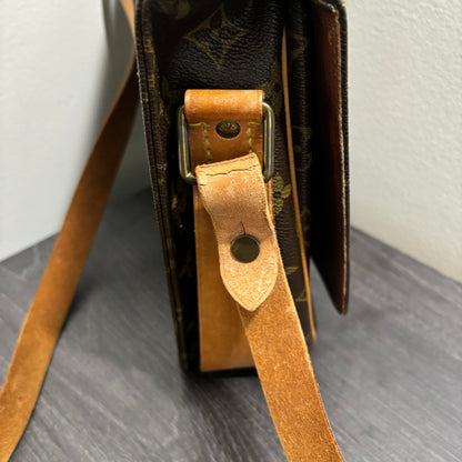 #228 LOUIS VUITTON Cartouchiere GM