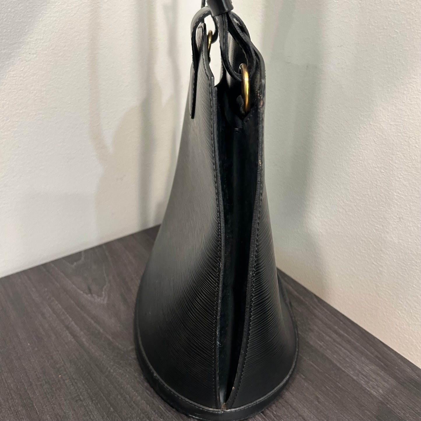 #261 LOUIS VUITTON Epi Cluny