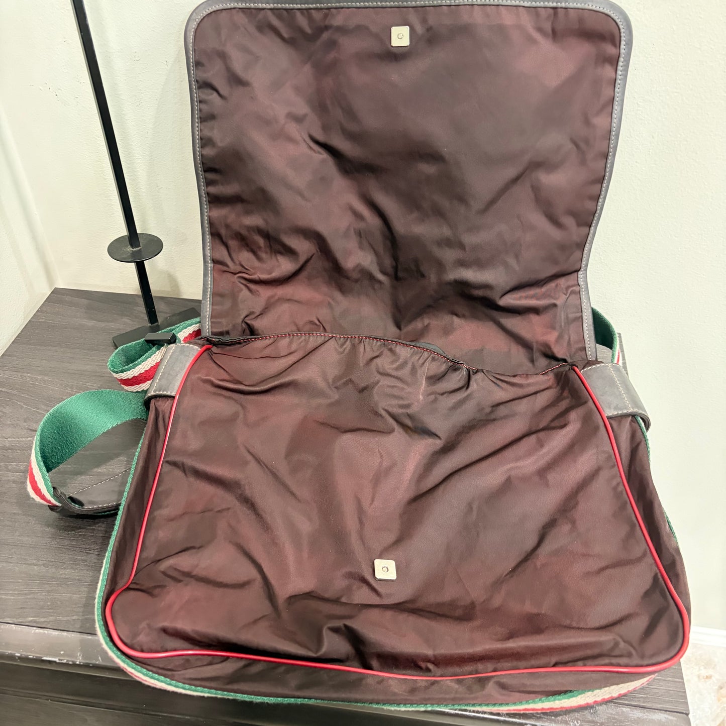 #9110 GUCCI Vintage Synthetic Laptop Satchel