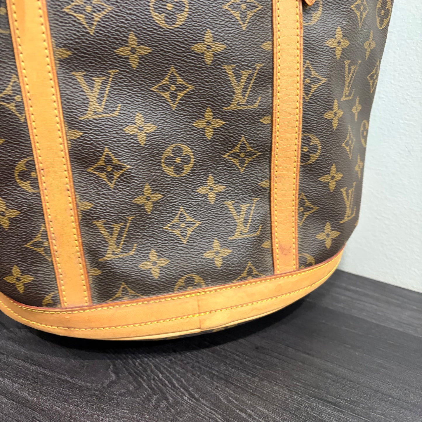 #8240 LOUIS VUITTON Monogram Bucket GM
