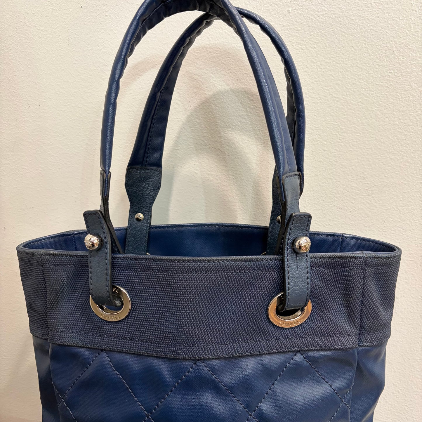 8894 CHANEL Quilted Navy Biarritz Tote