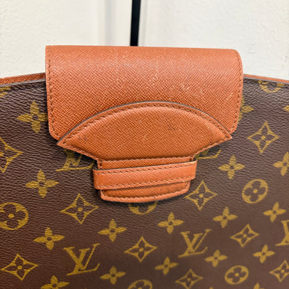BF-05 LOUIS VUITTON Monogram Courcelles Clutch