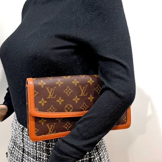 #8243 LOUIS VUITTON Monogram Dame 26 with Removable Chain