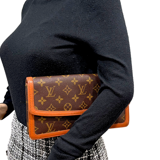 #8243 LOUIS VUITTON Monogram Dame 26 with Removable Chain