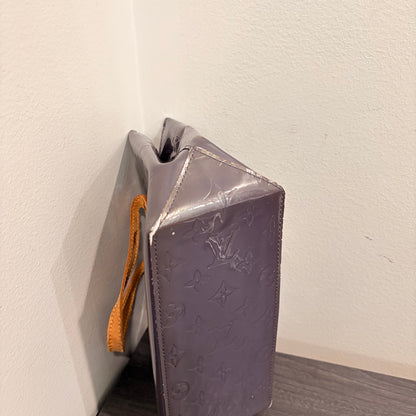 #8201 LOUIS VUITTON Purple Vernis Reade PM