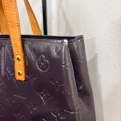 #8251 LOUIS VUITTON Purple Vernis Reade PM