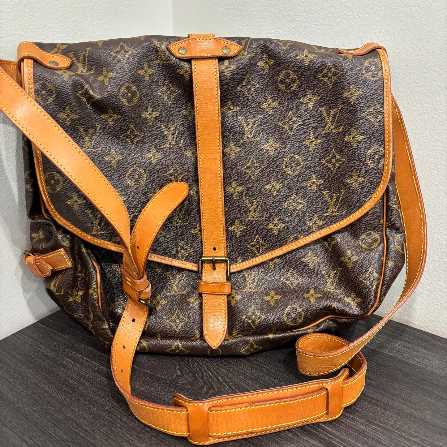 CLEARANCE #355 LOUIS VUITTON Saumur 35