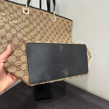 1063 GUCCI Canvas Bucket Tote