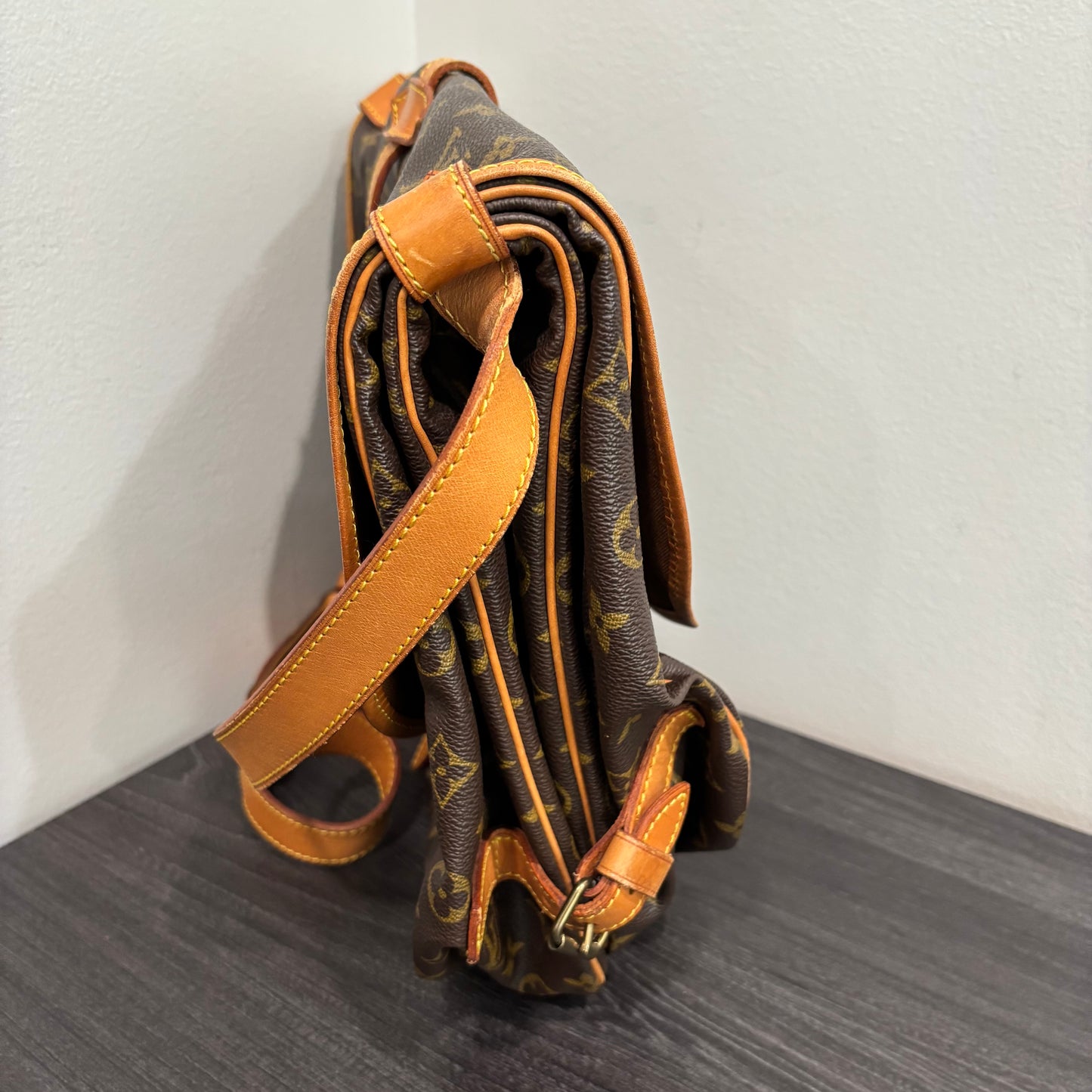 CLEARANCE #355 LOUIS VUITTON Saumur 35