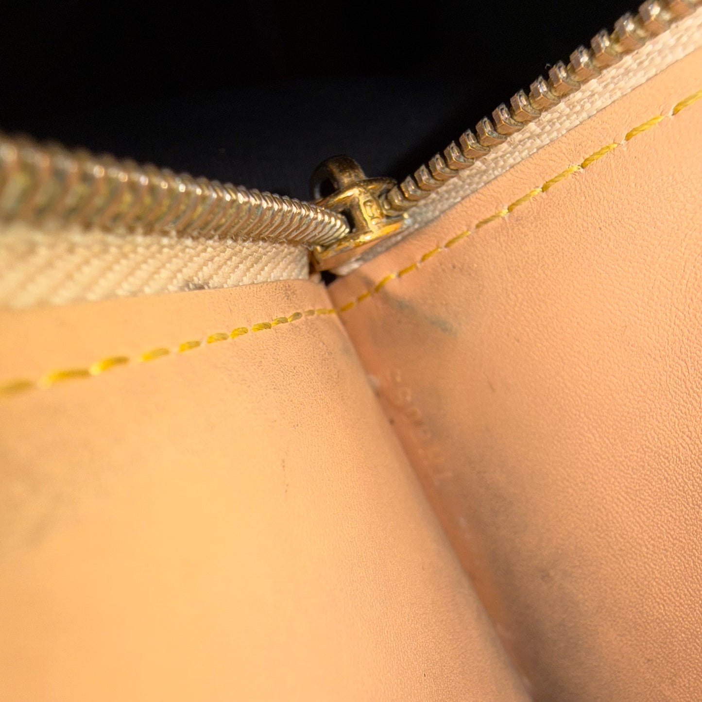 #1101-16 LOUIS VUITTON x MURAKAMI Sarah Wallet with Removable Chain