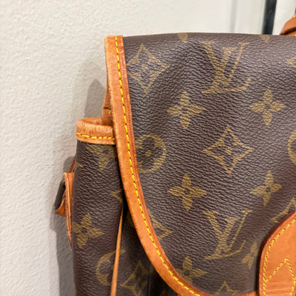 #3206 LOUIS VUITTON  Monogram  Gibeciere GM
