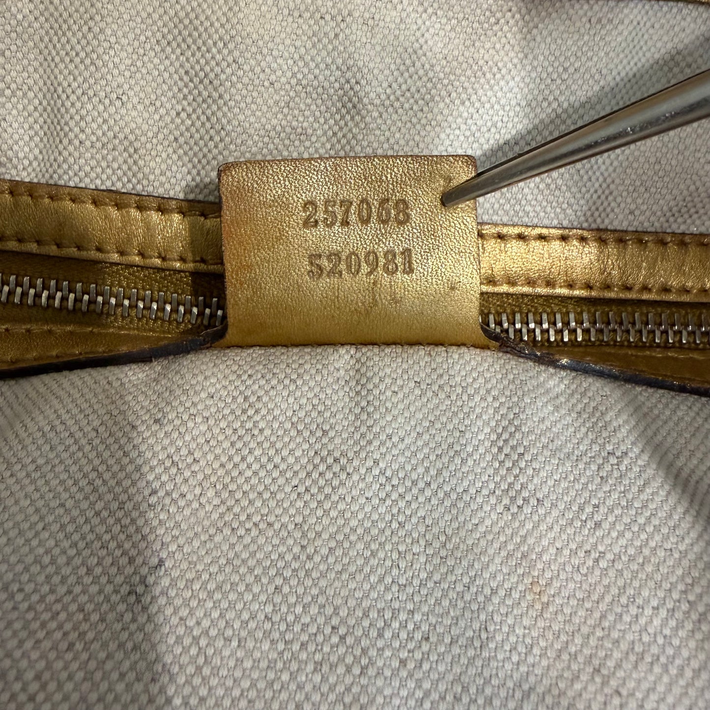 1215-04 GUCCI GG Canvas Lovely Heart Large Tote