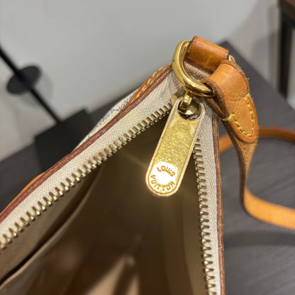 1127 LOUIS VUITTON Damier Azur Siracusa PM