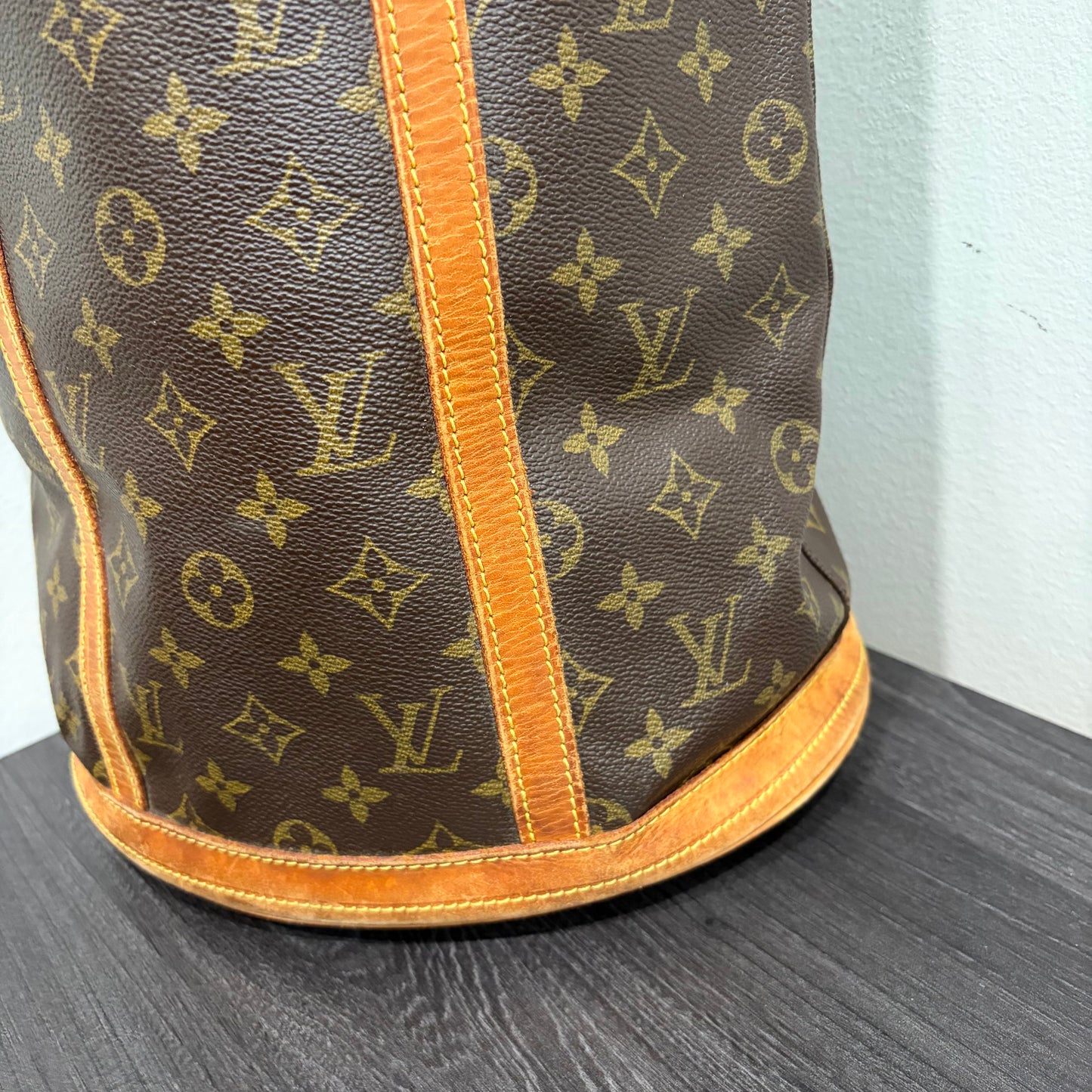 #8202 LOUIS VUITTON Monogram Bucket GM