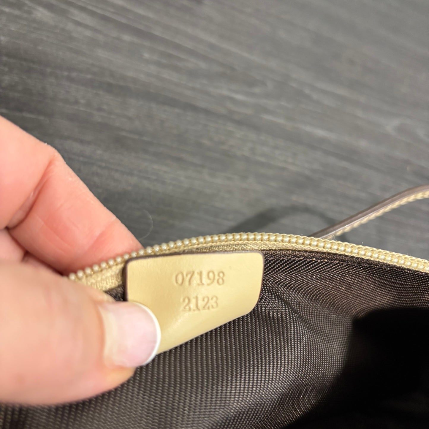 1107 GUCCI Light Brown Pochette