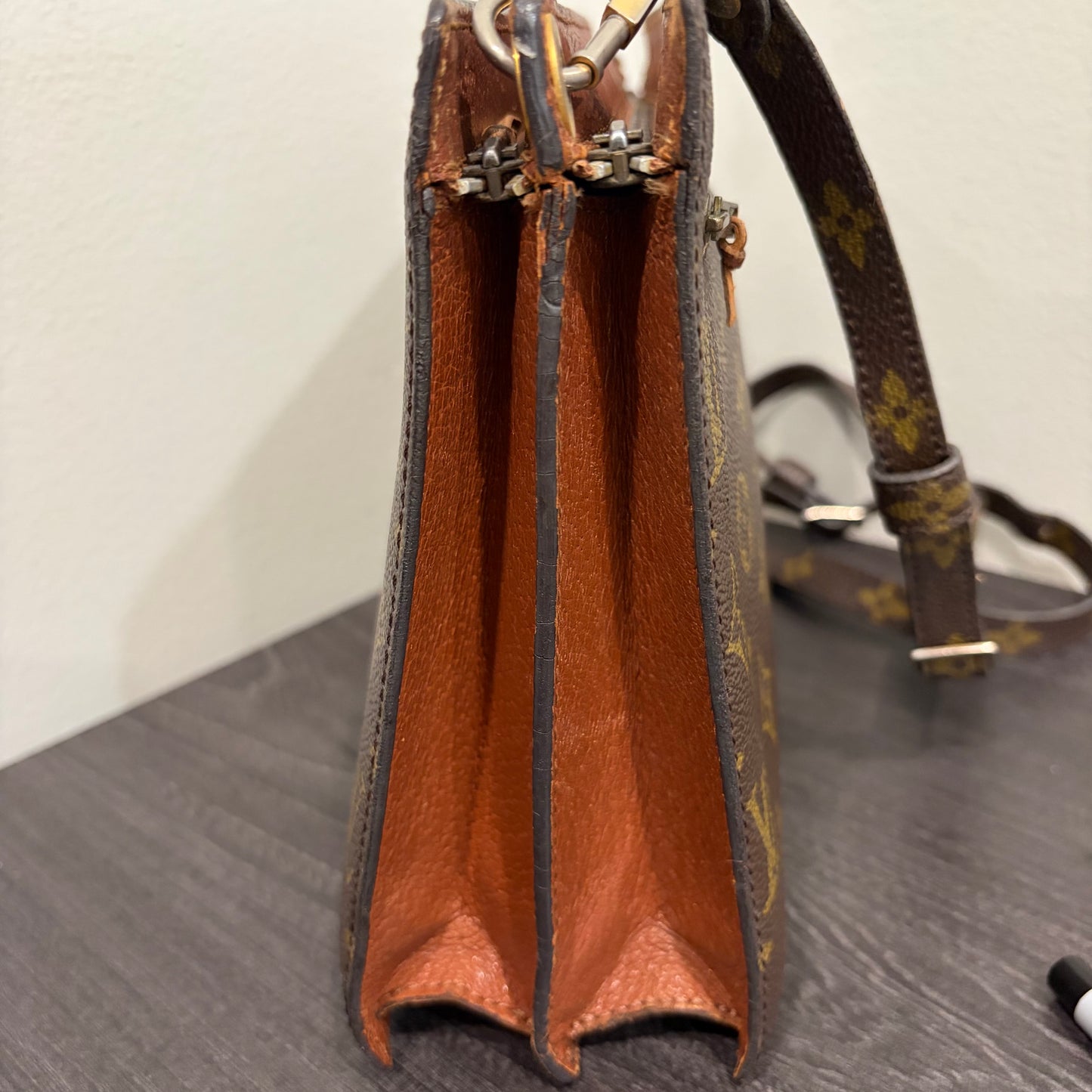 #8204 LOUIS VUITTON Vintage Sac Enghien (Rare Find!)