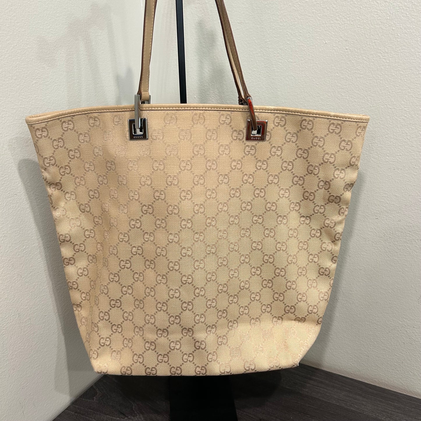 1064 GUCCI Canvas Bucket Tote