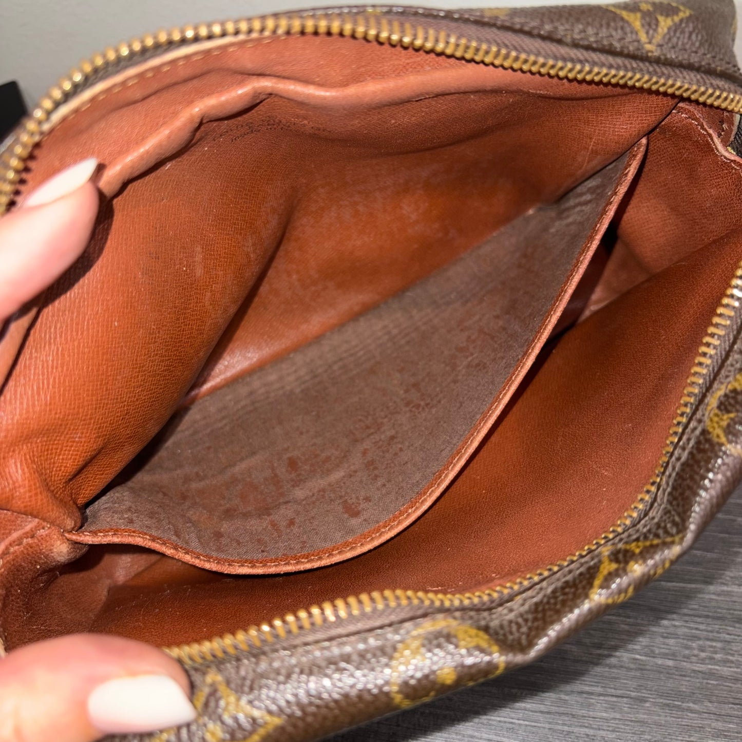 8914 LOUIS VUITTON Monogram Compiegne 23