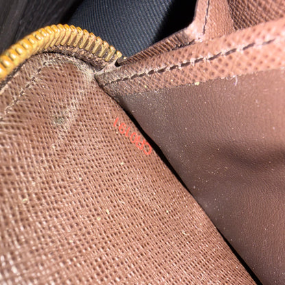 #1101-14 LOUIS VUITTON Damier Ebene Zip Wallet