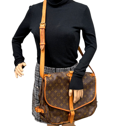 #8260 LOUIS VUITTON Saumur 35 Crossbody