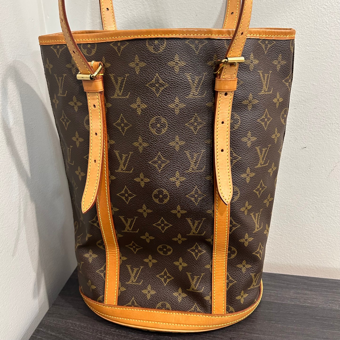 #318 LOUIS VUITTON Bucket GM